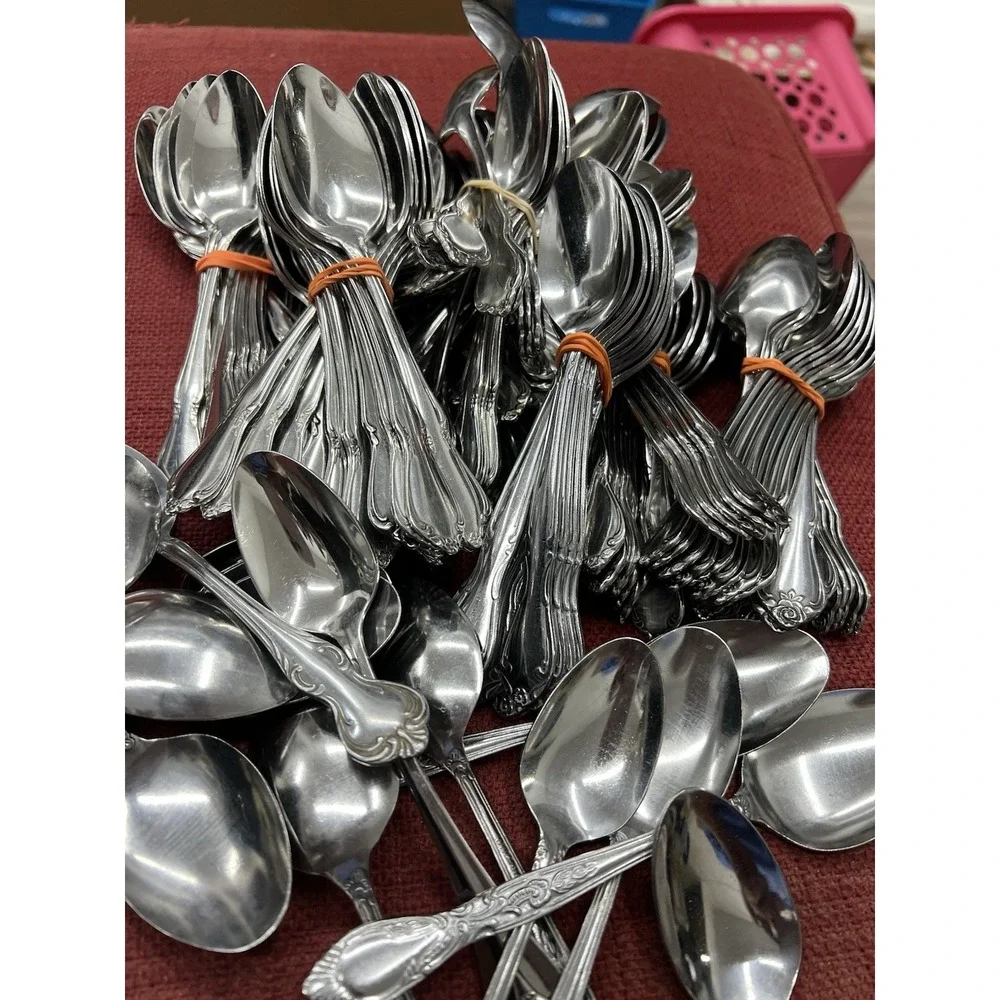 Lot Of 25 Mixed Pattern Dinner‎ Spoons Restaurant Cater